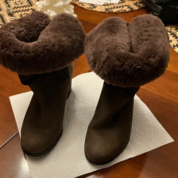 UGG Dark Brown Shearling-Lined Boots. Wedge heel.Size 7. Wear high or roll down! - Picture 9 of 13